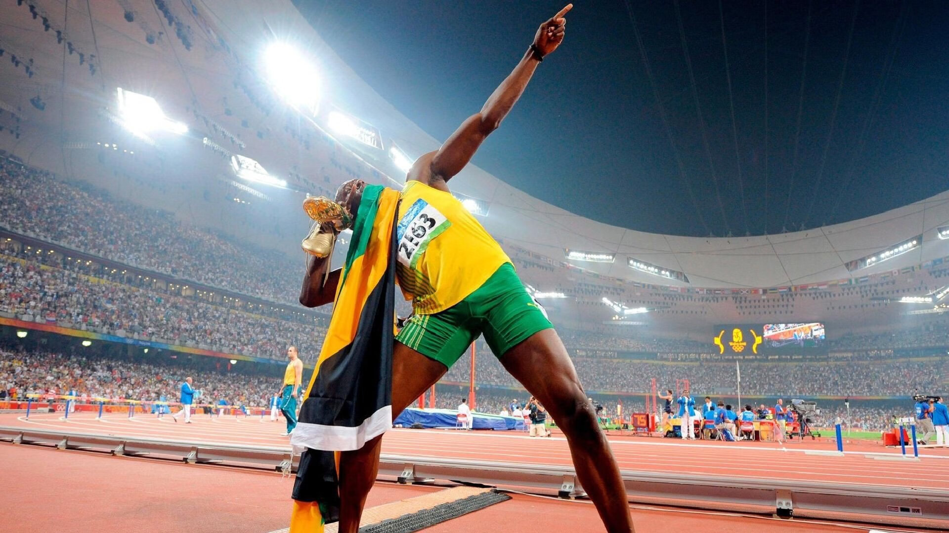 字母哥血脉觉醒，老鹰一波流带走上海队背后的篮球文明碰撞